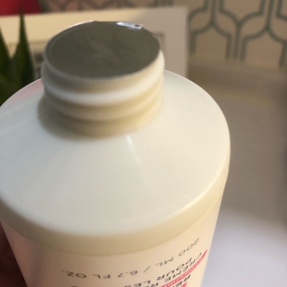 Bundle of Ahava Mineral Hand Cream & All About Feet Foot Repair - Great Gift! - Picture 3 of 3